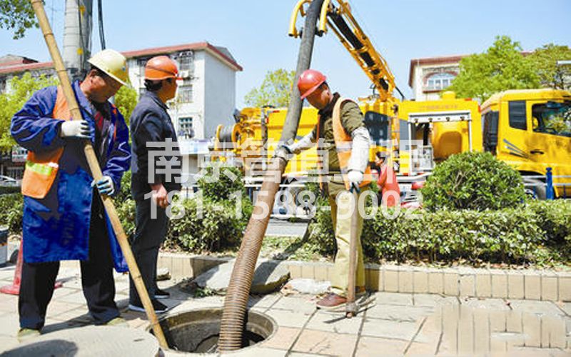 214天正和鸣小区抽污水