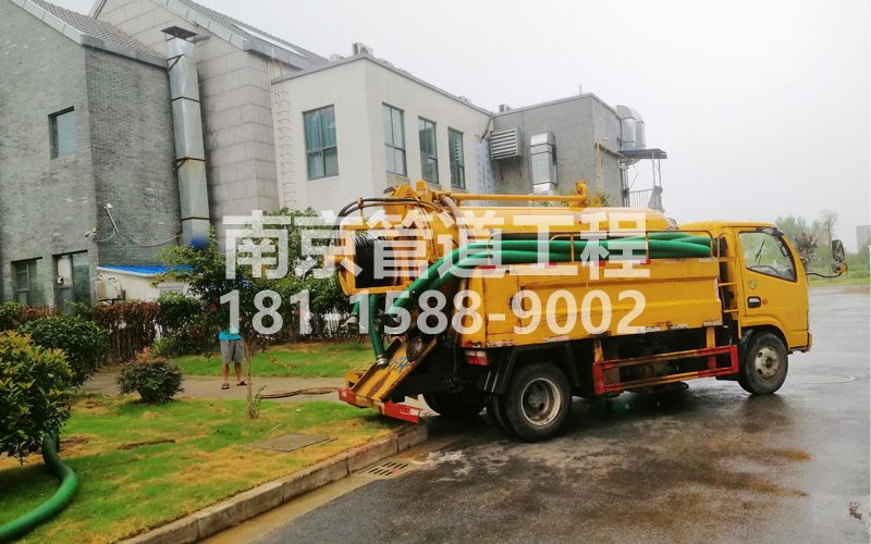 246天正和鸣小区化粪池清理