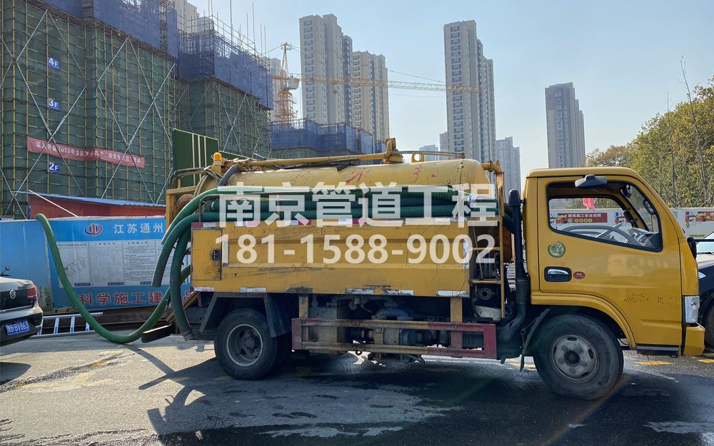 265天正和鸣建筑工地抽粪