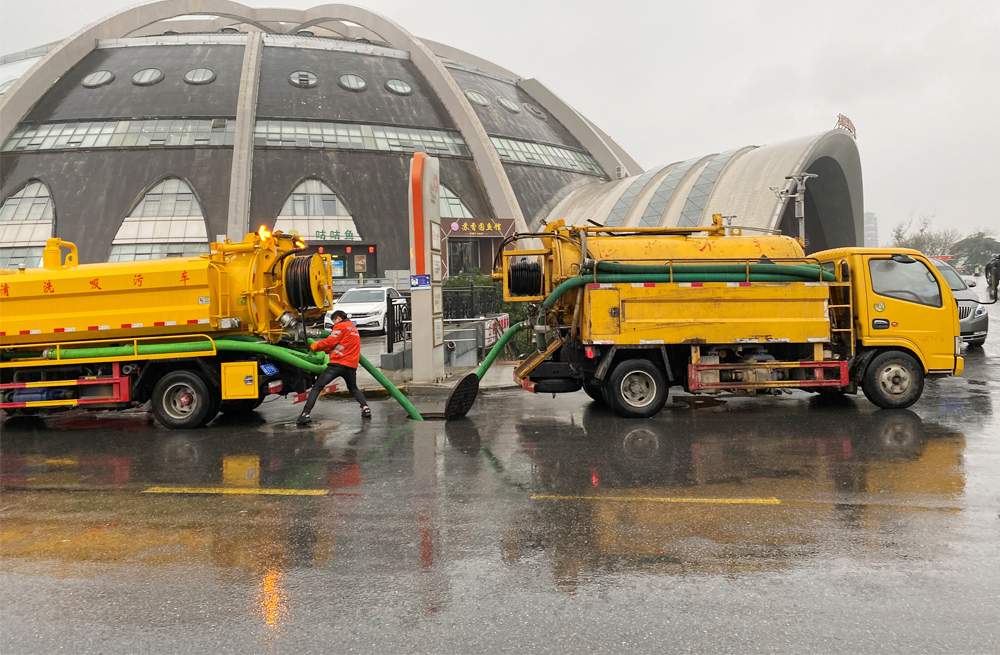 天正和鸣商场管道清淤